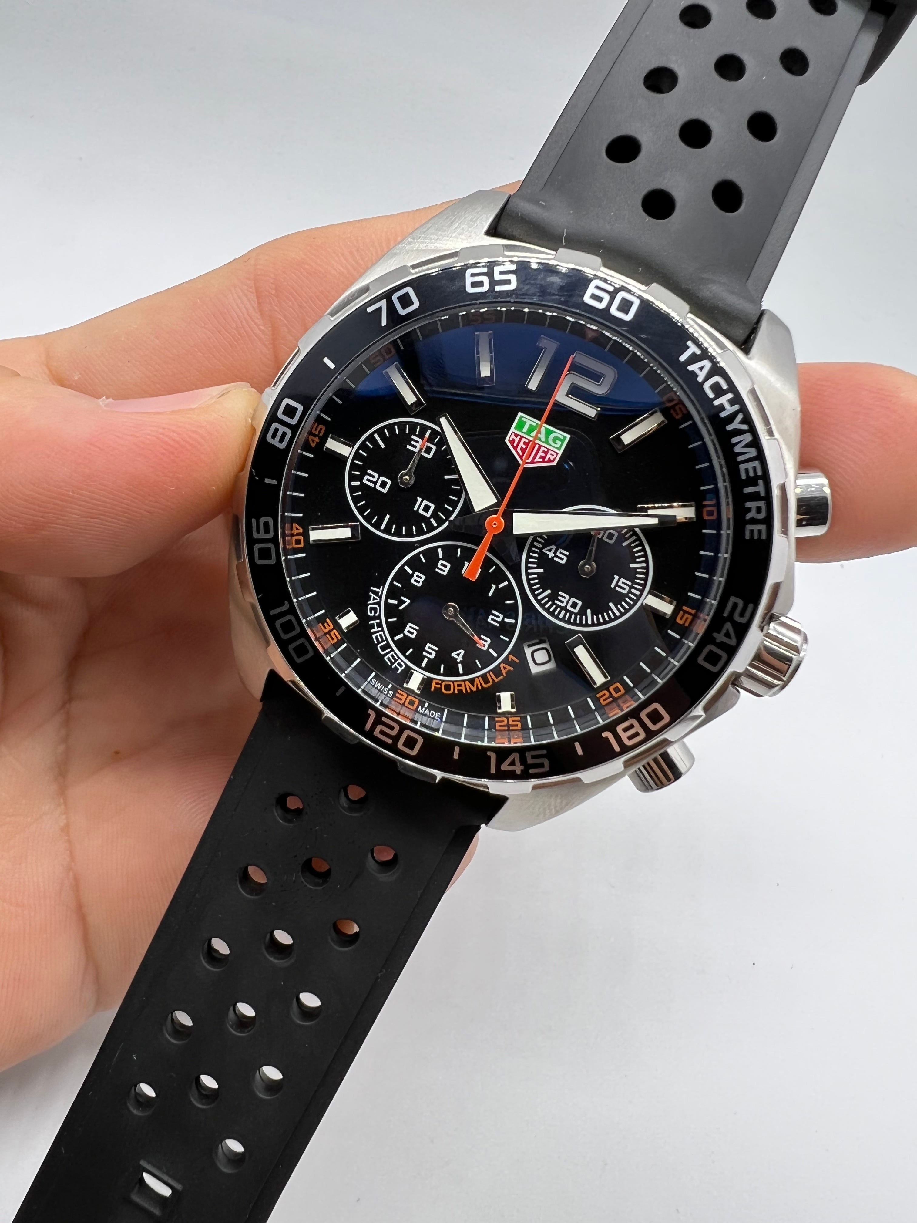 TAG Heuer Formula 1 Chronograph en preto com detalles naranjas — Tag Heuer