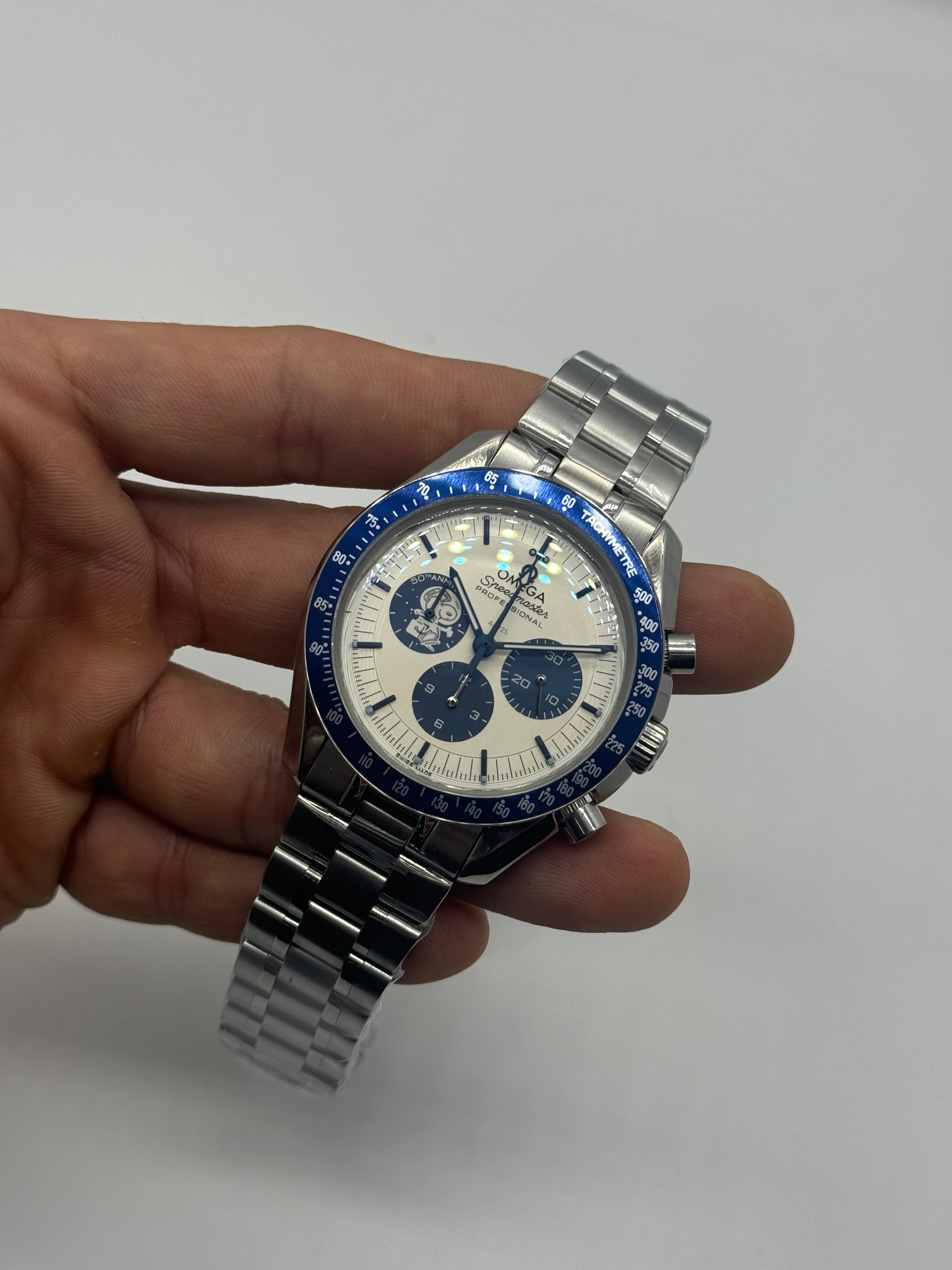 Omega Speedmaster Professional “Snoopy Award” 50th Anniversary Aço