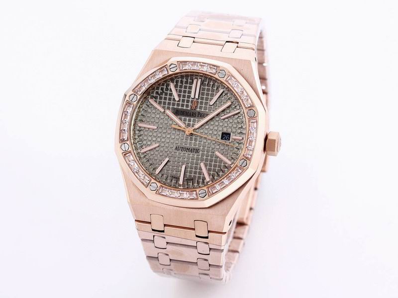 Audemars Piguet Royal Oak 41mm com bisel engastado en diamantes baguette