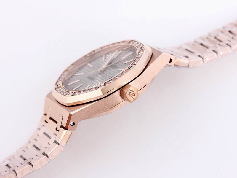 Audemars Piguet Royal Oak 41mm com bisel engastado en diamantes baguette — Audemars Piguet