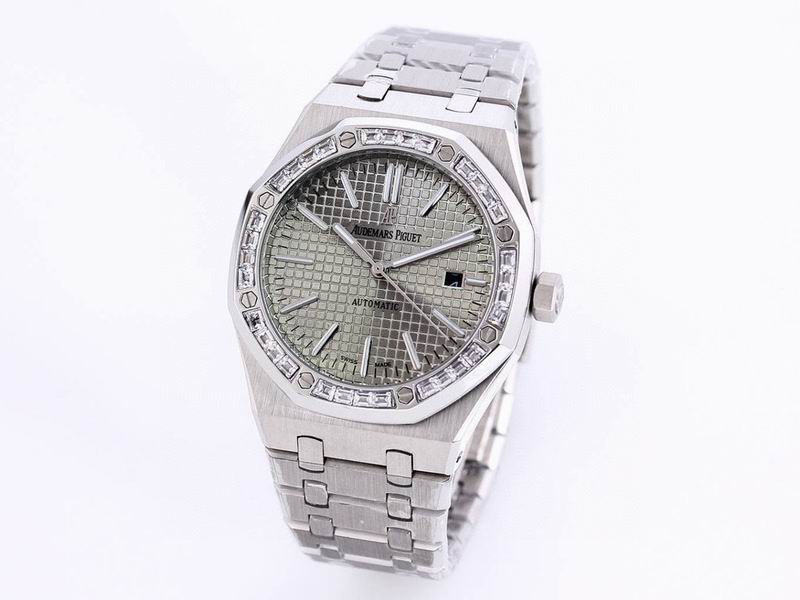 Audemars Piguet Royal Oak 41mm com bisel engastado en diamantes baguette — Audemars Piguet