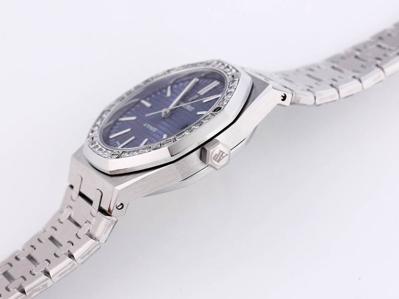 Audemars Piguet Royal Oak 41mm com bisel engastado en diamantes baguette — Audemars Piguet