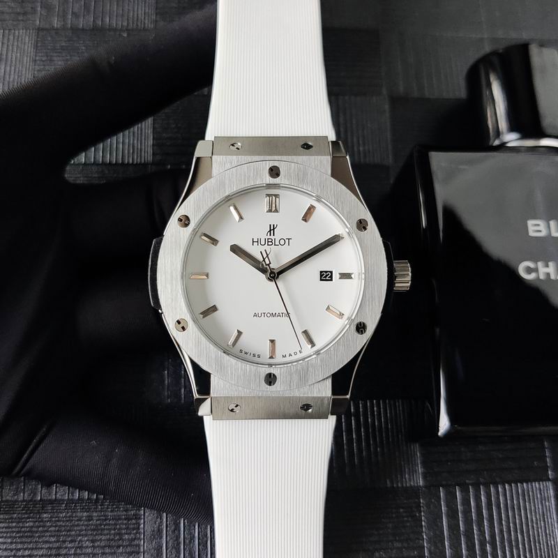 Hublot Classic Fusion Titanium – Ref. 565.NX.1270.RX — Hublot