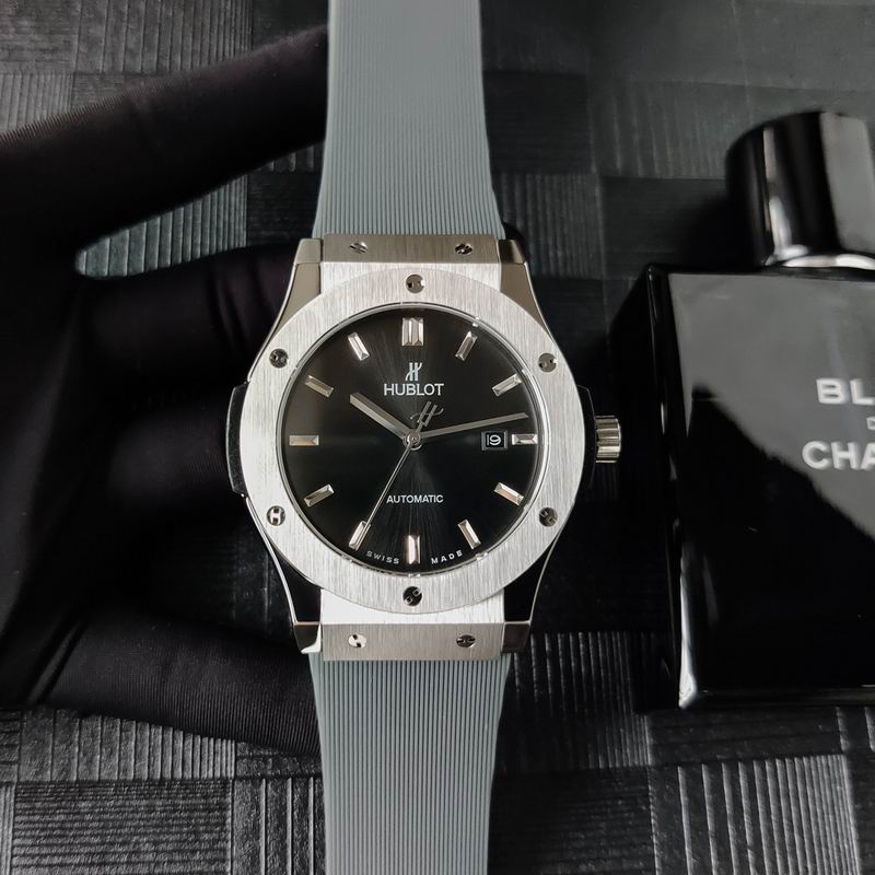 Hublot Classic Fusion Titanium – Ref. 565.NX.1270.RX — Hublot