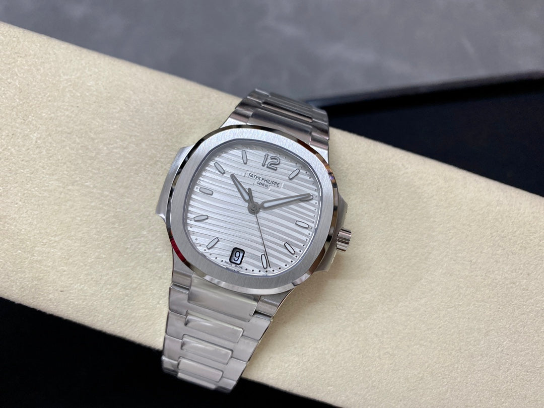 Patek Philippe Nautilus Ref. 7118/1A-010 — Patek Philippe