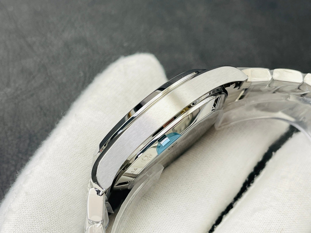 Omega Seamaster Aqua Terra Master Chronometer Ref. 220.10.41.21.03.001 — Omega