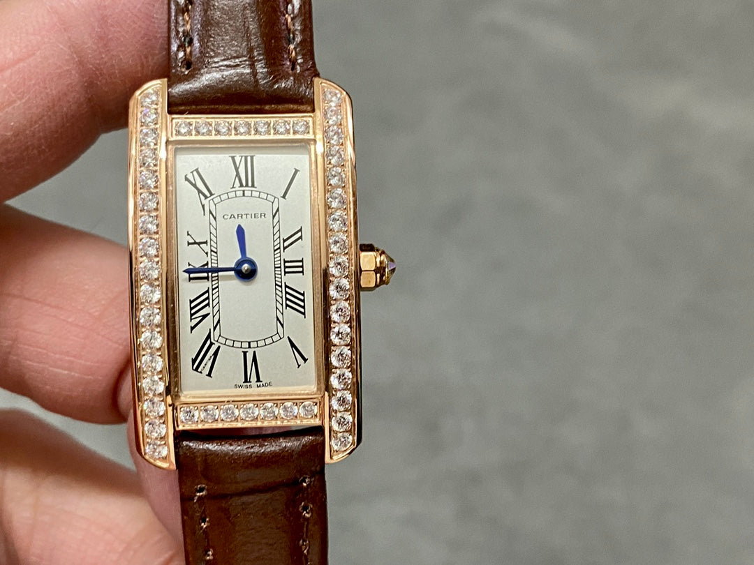Cartier Tank Américaine (ouro rosa com diamantes)
