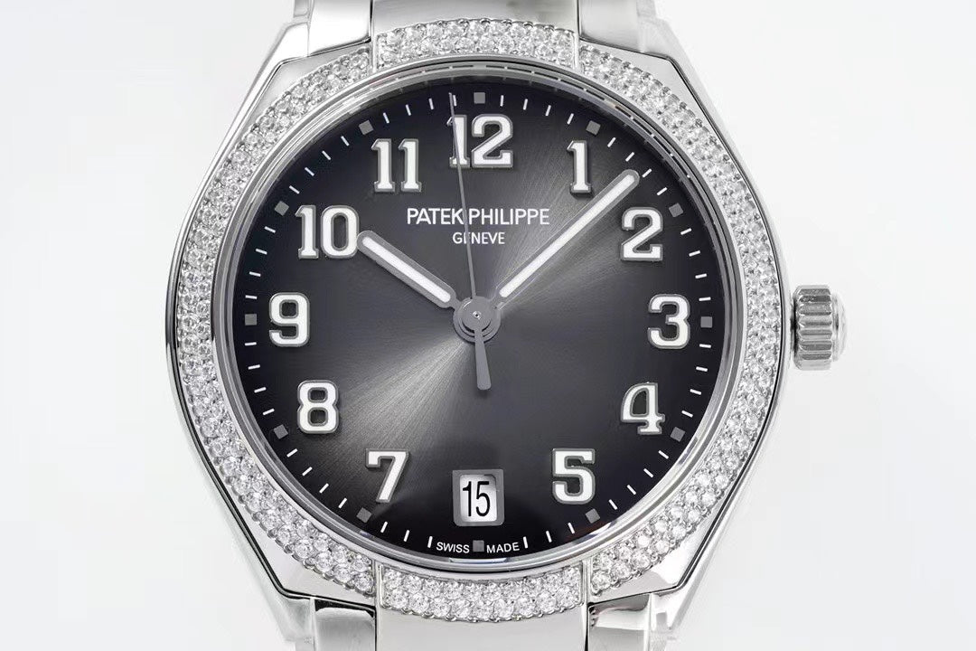 Patek Philippe Nautilus 7118/1200A — Patek Philippe