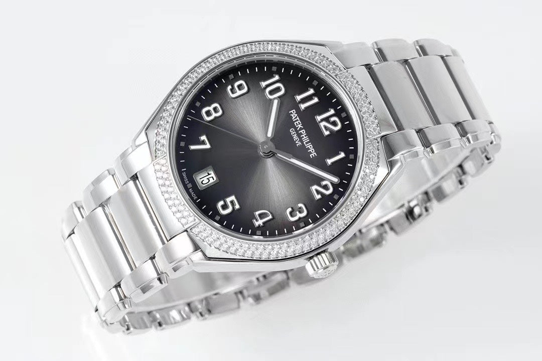 Patek Philippe Nautilus 7118/1200A — Patek Philippe