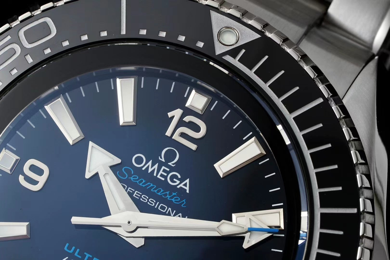 Omega Seamaster Planet Ocean Ultra Deep (Versão mostrador azul degradé) — Omega