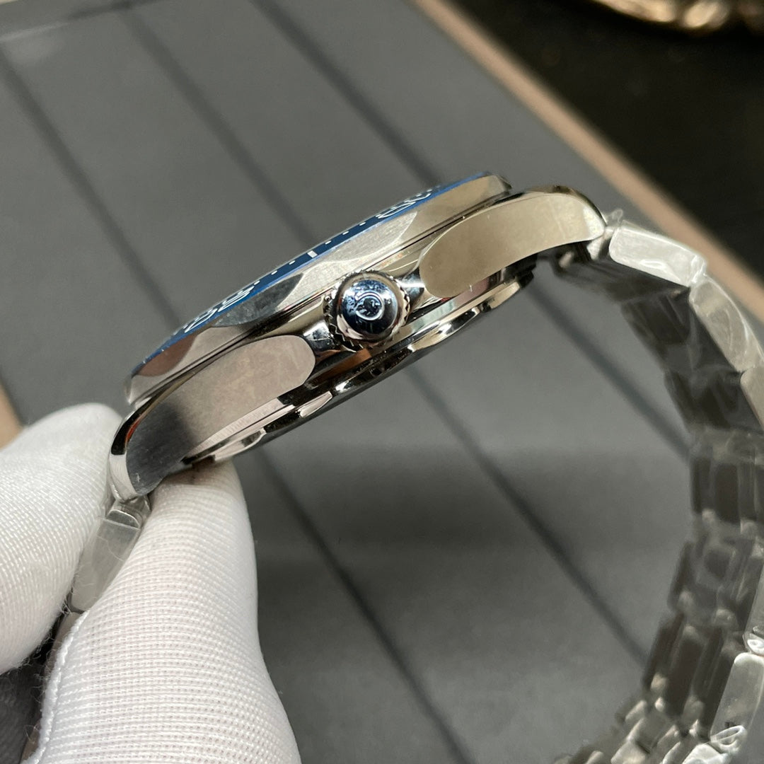 Omega Seamaster Diver 300M — Omega