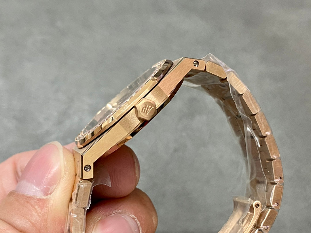 Audemars Piguet Royal Oak Selfwinding en Ouro Rosa com Bisel de Diamantes — Audemars Piguet