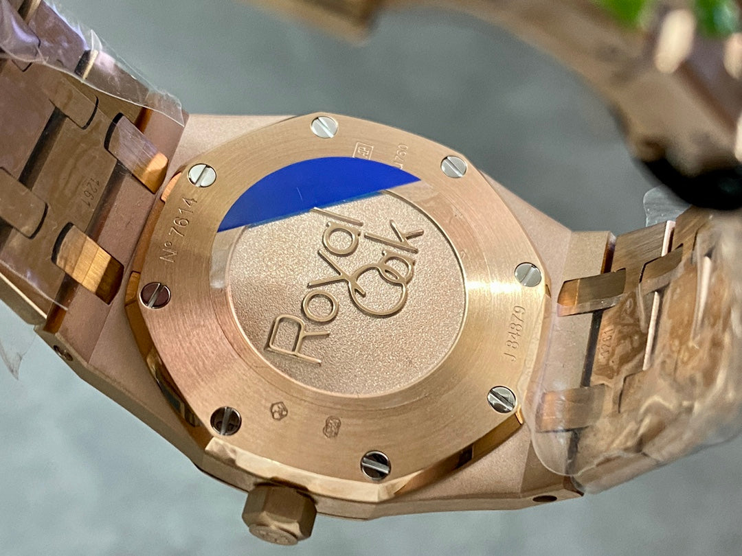 Audemars Piguet Royal Oak Selfwinding en Ouro Rosa com Bisel de Diamantes — Audemars Piguet
