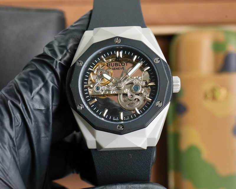 Hublot Classic Fusion Orlinski (Skeleton / King Gold / edição especial) — Hublot
