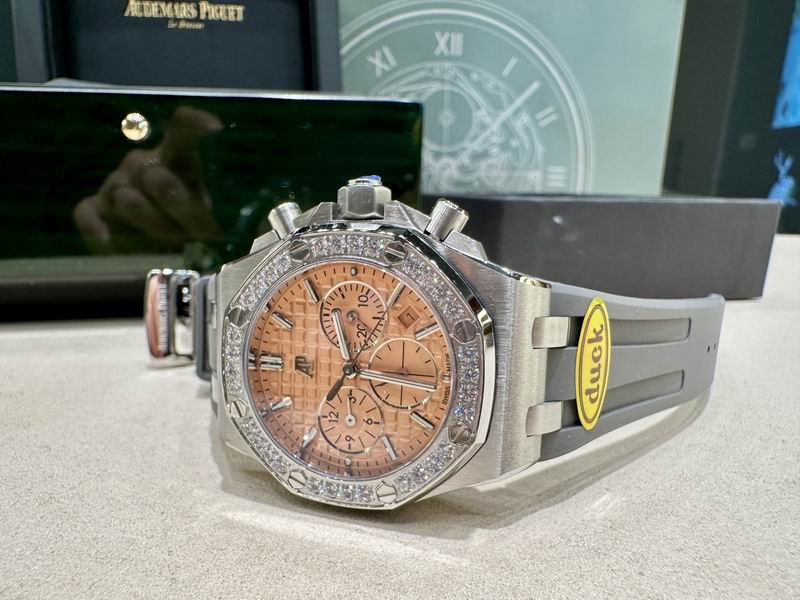 Audemars Piguet Royal Oak Offshore Chronograph – Aço com Diamantes e Mostrador Rosa