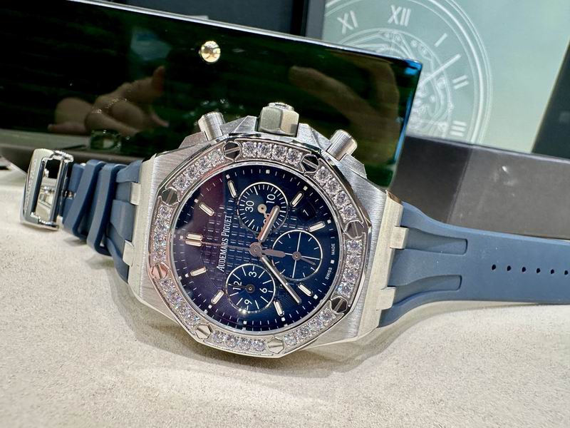 Audemars Piguet Royal Oak Offshore Chronograph – Aço com Diamantes e Mostrador azul