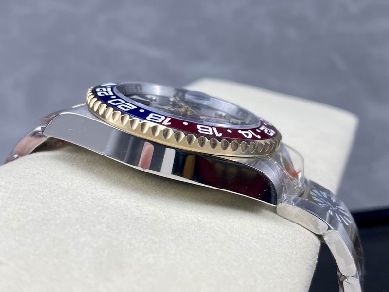 Rolex GMT-Master II “Pepsi” Bicolor — Rolex
